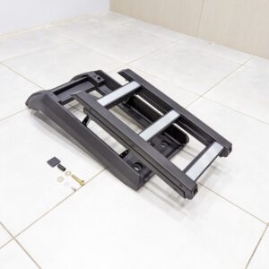 Side ladder for defender